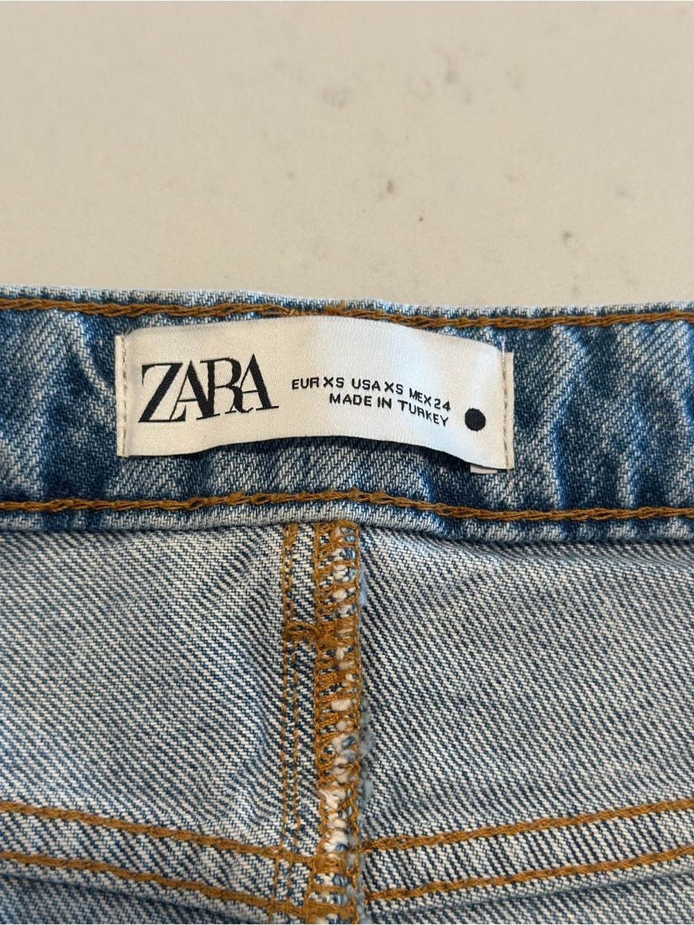 NWOT Zara Asymmetrical Jean Mini Skirt Raw Hem Size XS - Picture 3 of 4